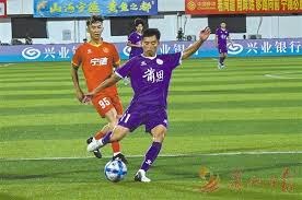 夏季转会动态解析：教练与球员的重聚与英超市场新纪录